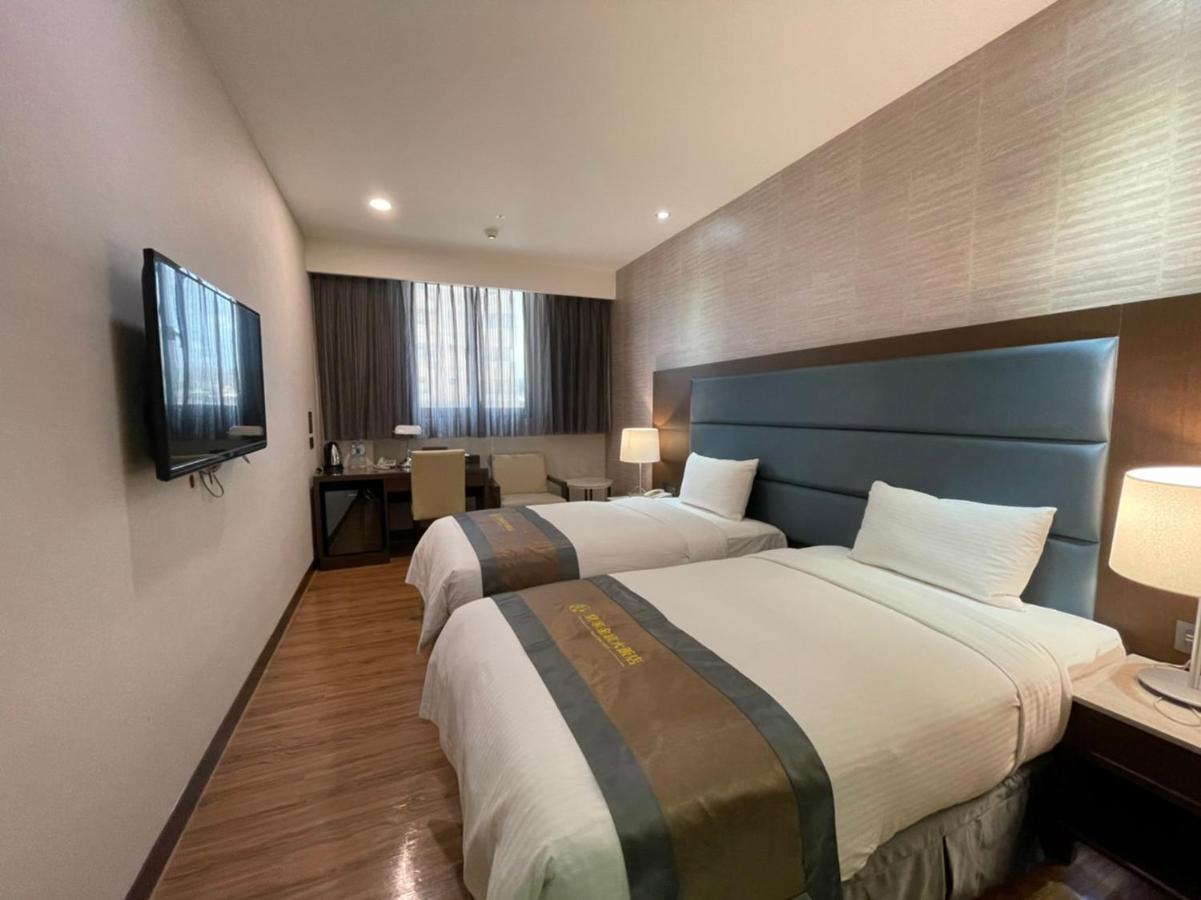 Royal Gold Hotel Kaohsiung Exterior photo