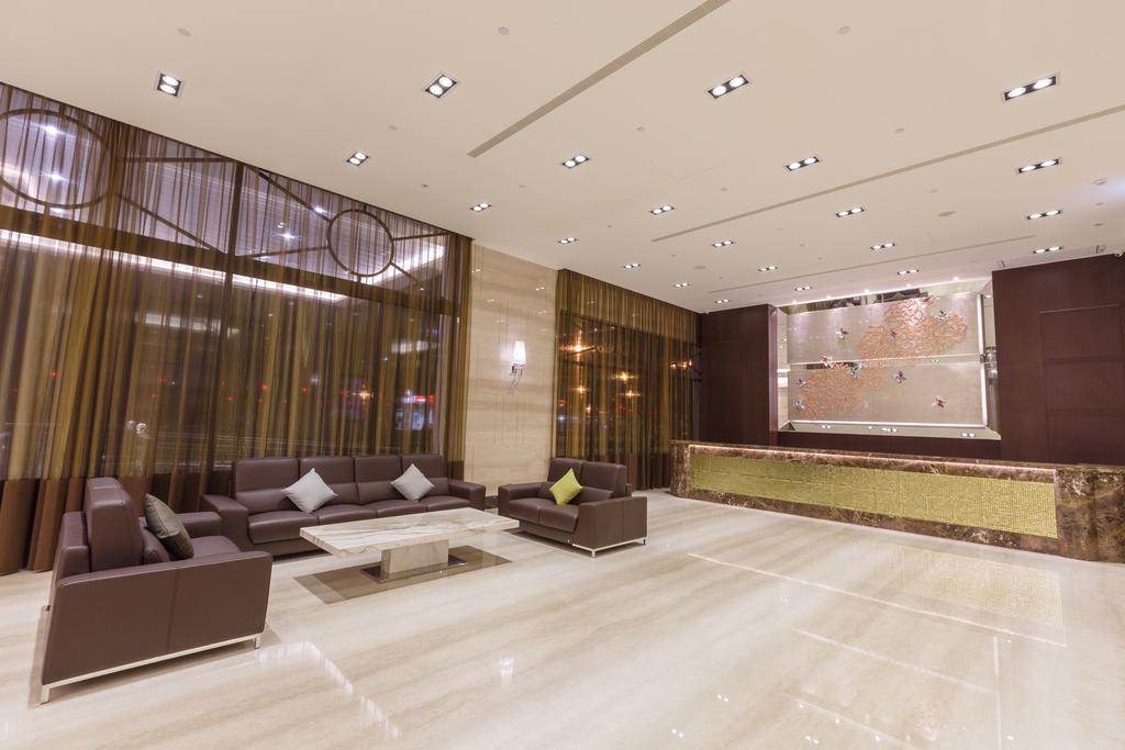 Royal Gold Hotel Kaohsiung Exterior photo
