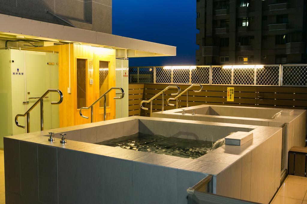 Royal Gold Hotel Kaohsiung Exterior photo