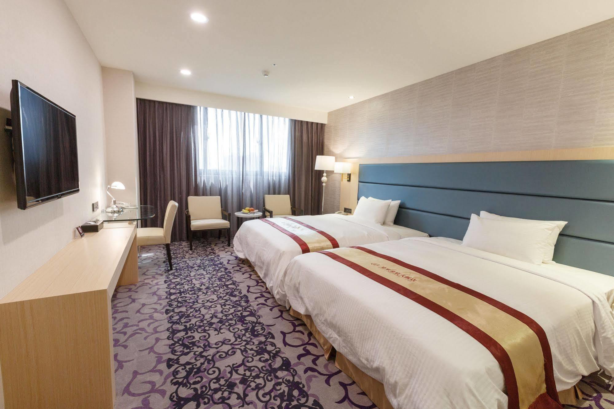 Royal Gold Hotel Kaohsiung Exterior photo